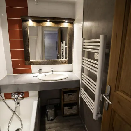 Trois Vallees - Tres Beau Et Vaste Sudio De Montagne Mae-7547 *